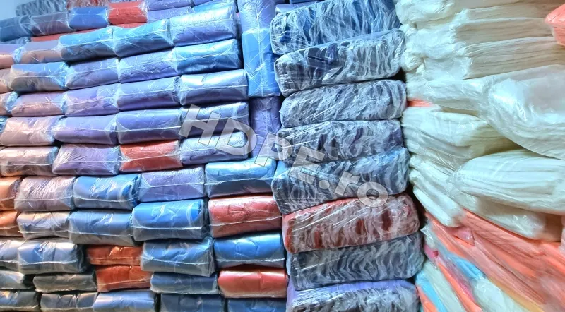 SACOSE CU MANERE DIN PLASTIC